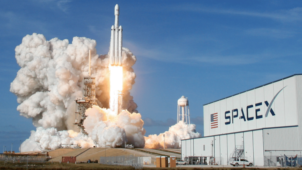 Elon Musk empleó los primeros principios para construir sus propios cohetes y fundar Space X.